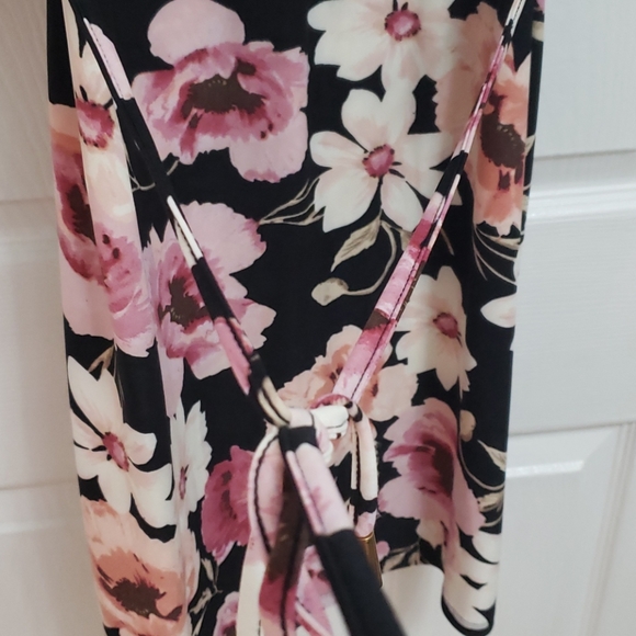 Flower dress - Picture 2 of 6